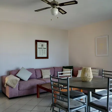 With Stunning Views Of Le Havre De Carteret Appartement *
